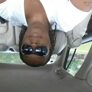 Meet your Posher, Latonya