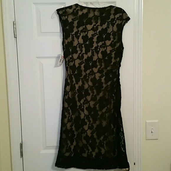 Dress - Picture 3 of 4