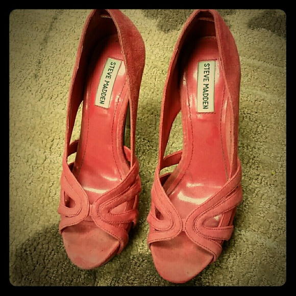Steve Madden pink pumps