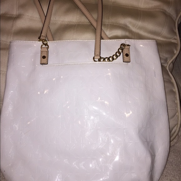 White patent tote