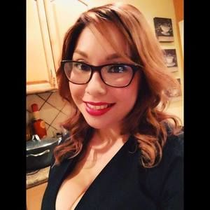 Meet your Posher, Yesenia