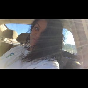 Meet your Posher, Gracious