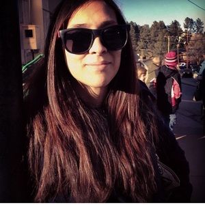 Meet your Posher, Shelly