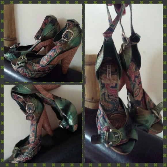 Not Rated Paisley Printed Sandals - Picture 3 of 4