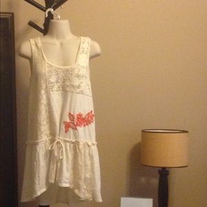 🌺 Ivory lace tunic