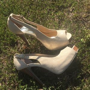 Express tan heels sz 7.5