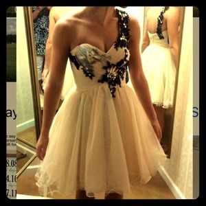 Beautiful homecoming dress only worn once!!