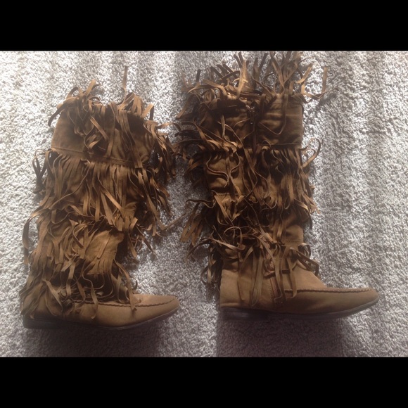 Fringe boots