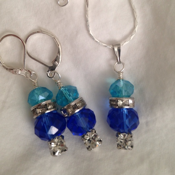 Earring pendant sets.