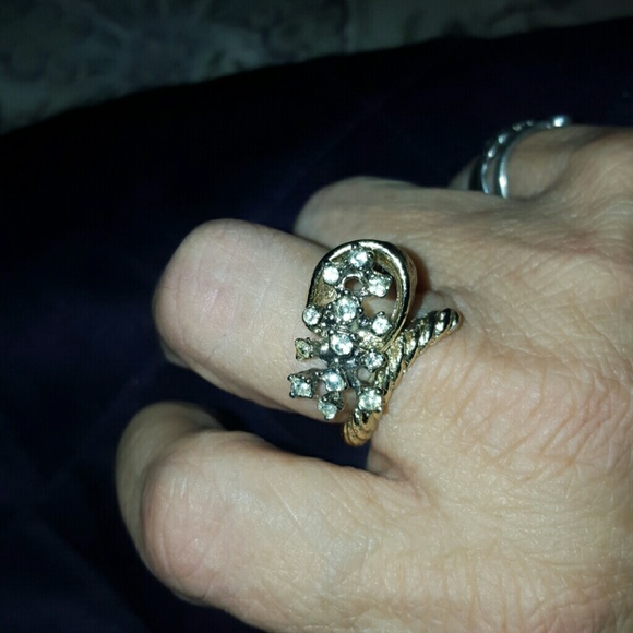 Vintage Silver tone Cornucopia Ring