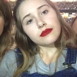 Meet your Posher, Claire