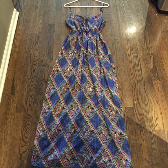 Cute maxi dress!
