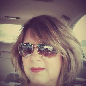 Meet your Posher, Gina