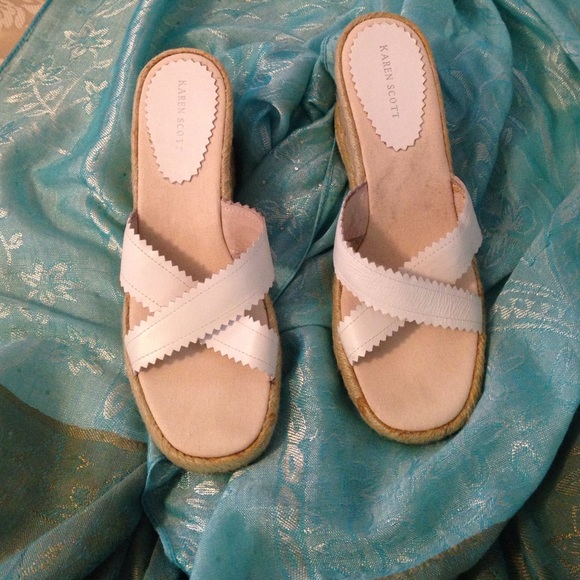 😍Reduced😍 White mule sandals