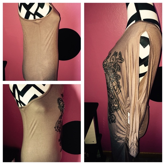 Katydid Boutique Cold/One Shoulder Shirred DRESS - Picture 2 of 4