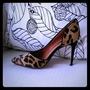 Halogen "Marlie" leopard calf-hair pumps