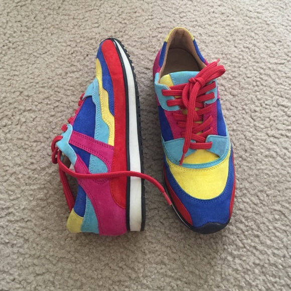Color sneaker by Zara