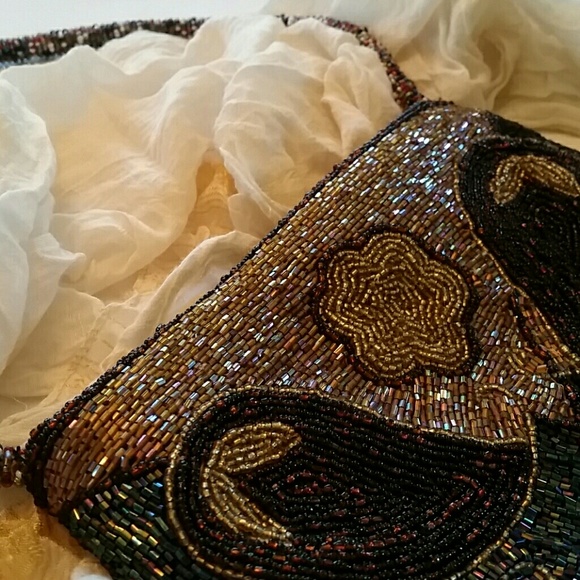 Beaded shoulder bag