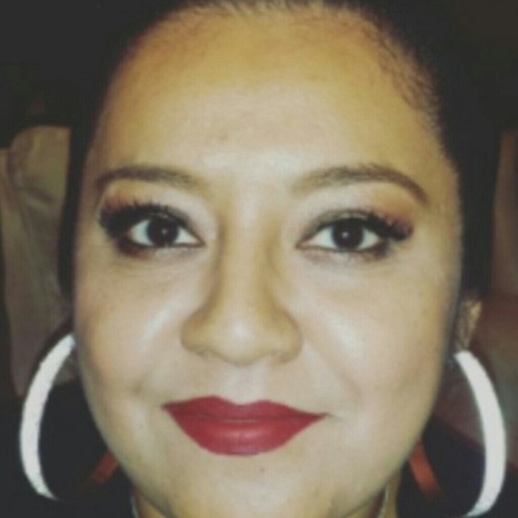 Meet your Posher, Kimberly - Picture 1 of 1