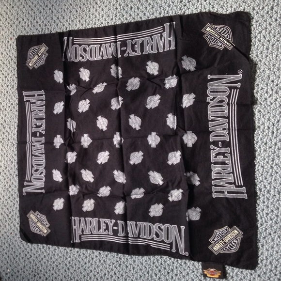 Harley Davidson bandanna, black and gray.