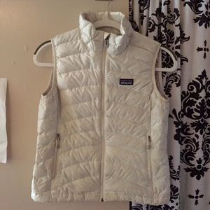 [SOLD] Birch white Patagonia down vest