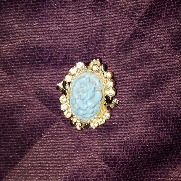 Vintage Faux Turquoise Flower Cameo Brooch