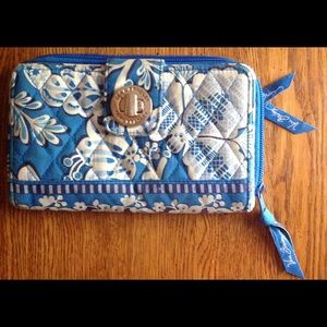 Large Lovely Vera Bradley Wallet 8"x5"