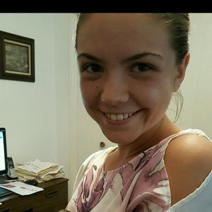 Meet your Posher, Alicia
