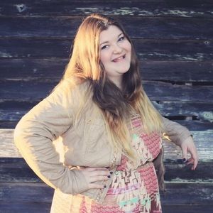 Meet your Posher, Kira