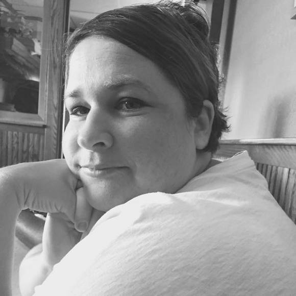 Meet your Posher, Laura - Picture 1 of 1