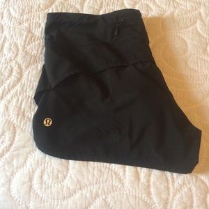 Lulu lemon size 6 speed shorts