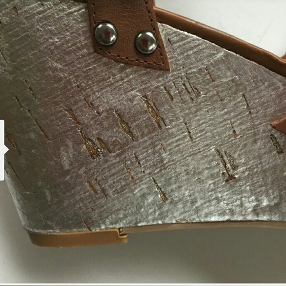 Chinese Laundry sandals Tan - Picture 3 of 4