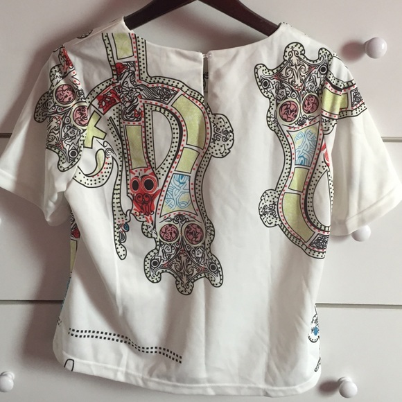 White blouse - Picture 2 of 2