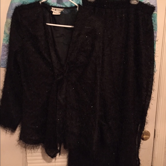 Three piece suit - Picture 3 of 4