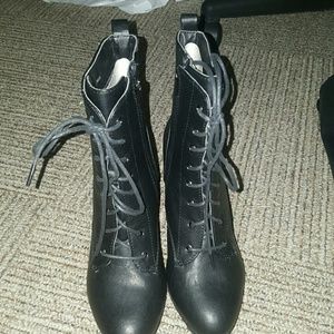 Brand new never worn cute heeled boots