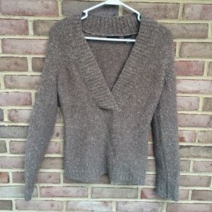 Moda international vneck sweater