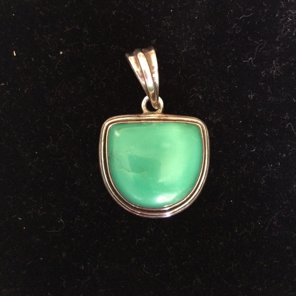 Chrysoprase pendant