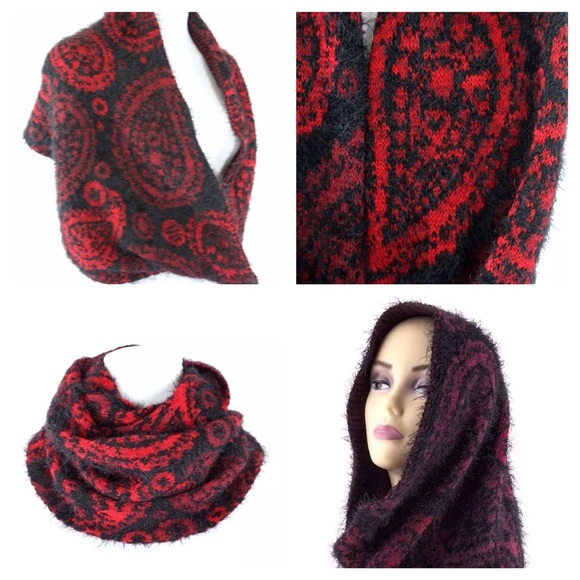 Reversible Paisley Scarf - Picture 3 of 4