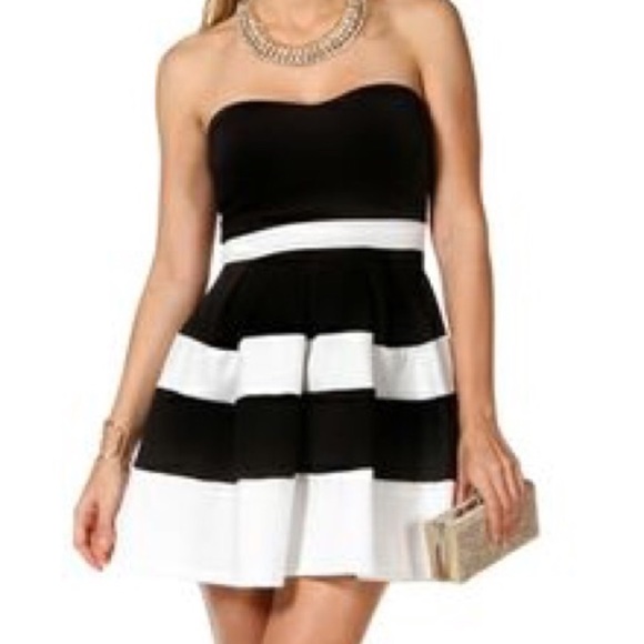 NWT Windsor B&W Homecoming Dress