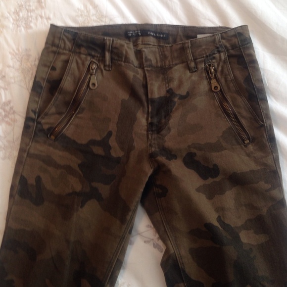 Zara camo jeans.  Like new. Great style.