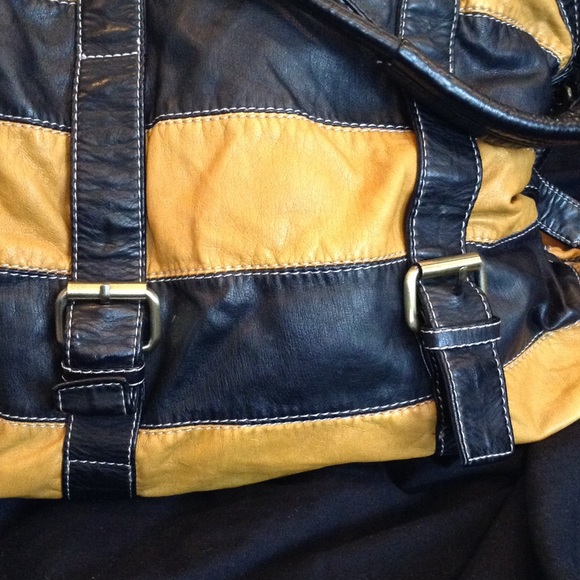 🙈Black & Mustard Oversized Belt Bag🙊 - Picture 2 of 4