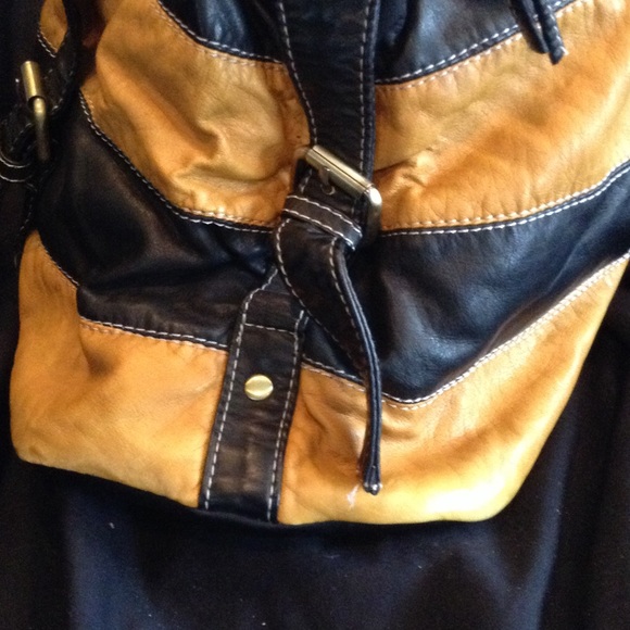 🙈Black & Mustard Oversized Belt Bag🙊 - Picture 3 of 4