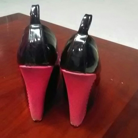 Shoes - Picture 4 of 4