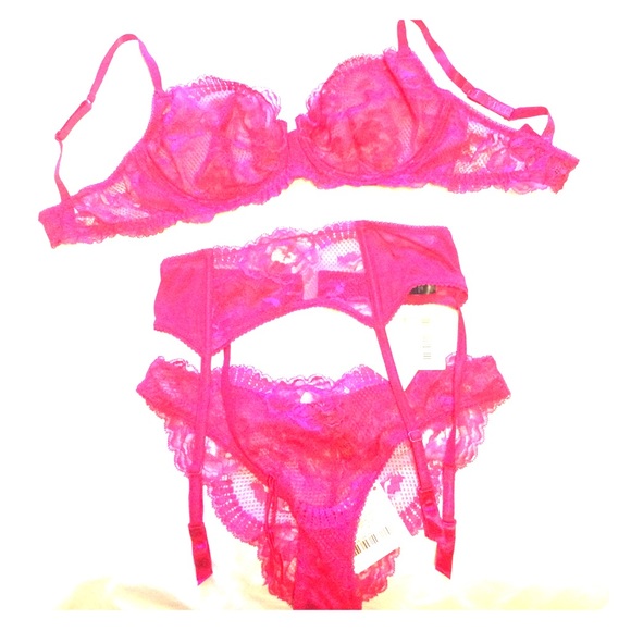 La Perla Begonia fuchsia garter