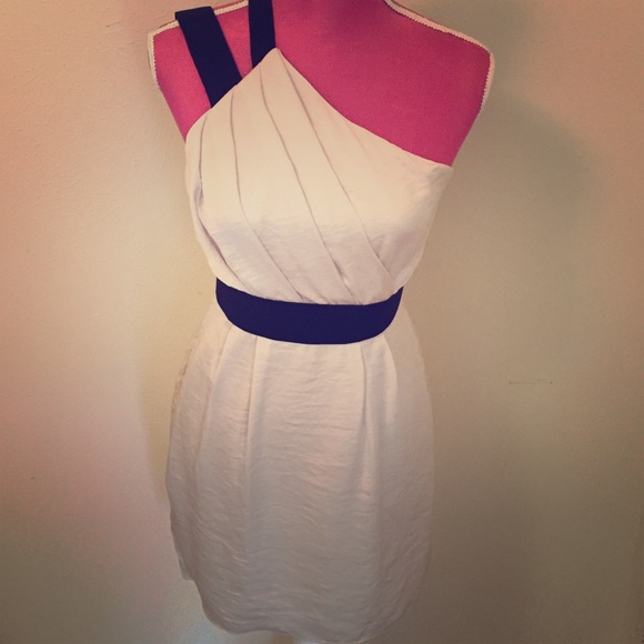 BCBGeneration cocktail dress great for night out