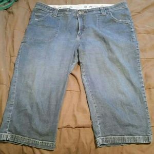 Lee Capri Jeans with Comfort Waistband