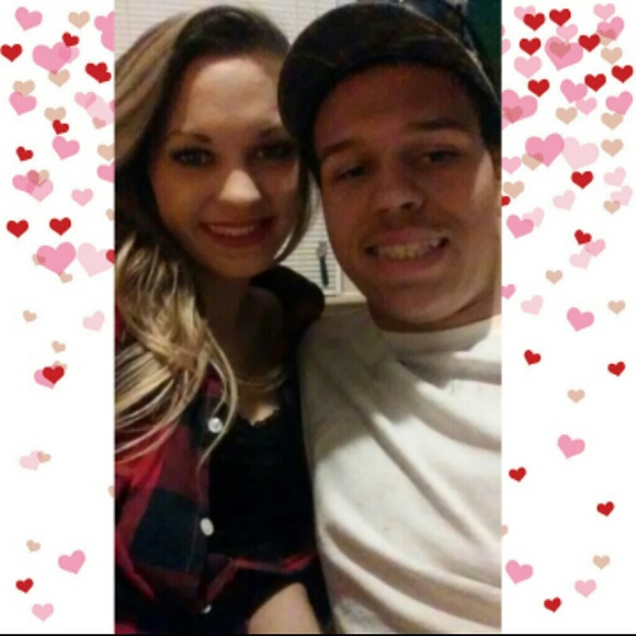 Meet your Posher, Chelsie - Picture 2 of 3