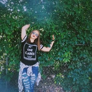 Meet your Posher, Olivia