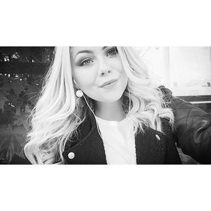 Meet your Posher, Stina