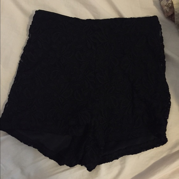 High rise lace shorts (sz. XS/S)